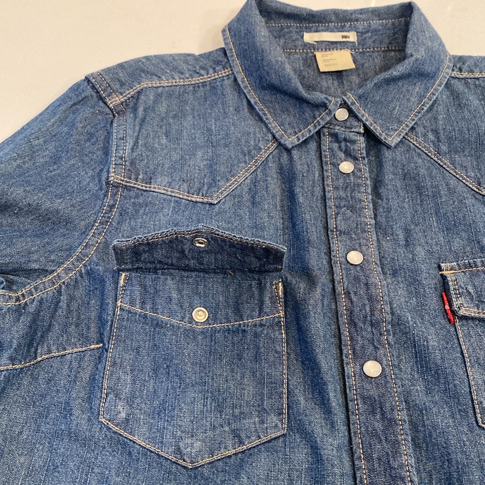 Levi’s Women’s denim shirt - Picture 4 of 8